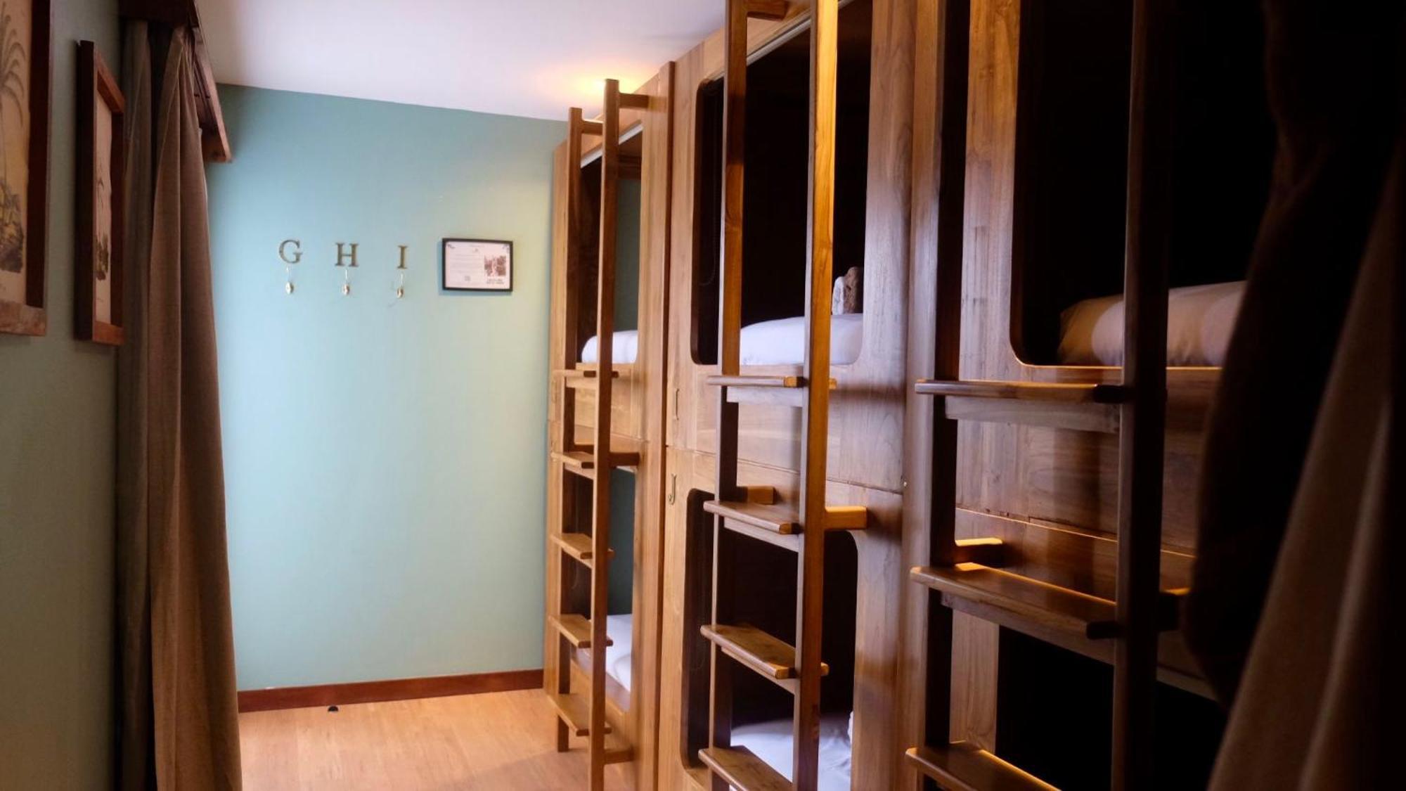 Porter Hotel - Surf & Yoga Retreat Kuta  ภายนอก รูปภาพ