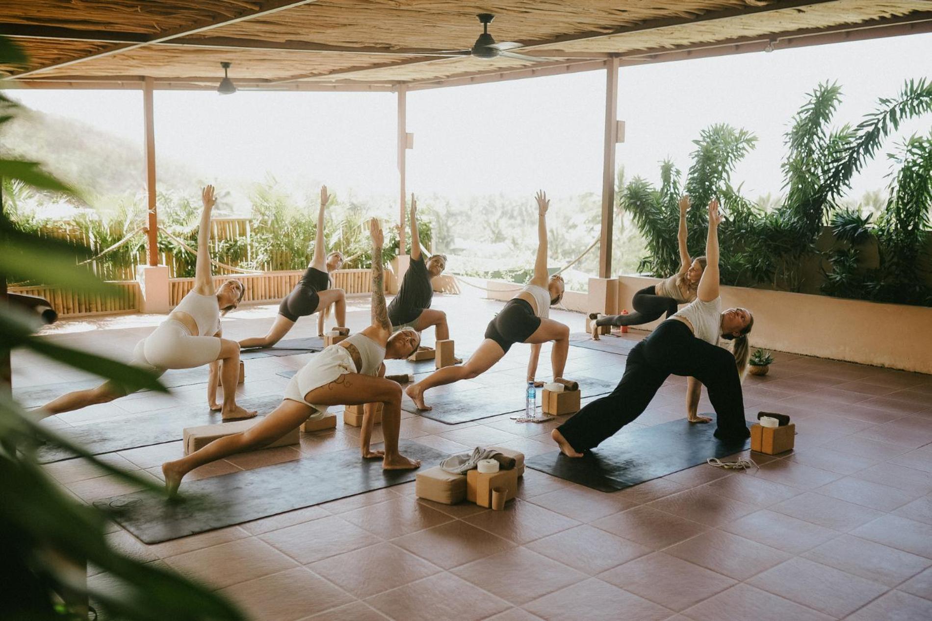Porter Hotel - Surf & Yoga Retreat Kuta  ภายนอก รูปภาพ